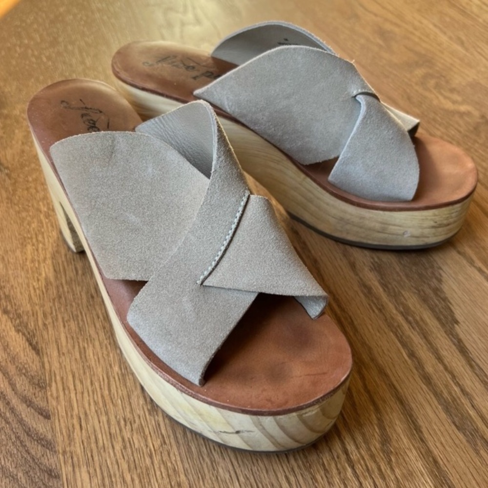 FREE PEOPLE • KORA Platform Clog Beige Tan - Picture 2 of 16